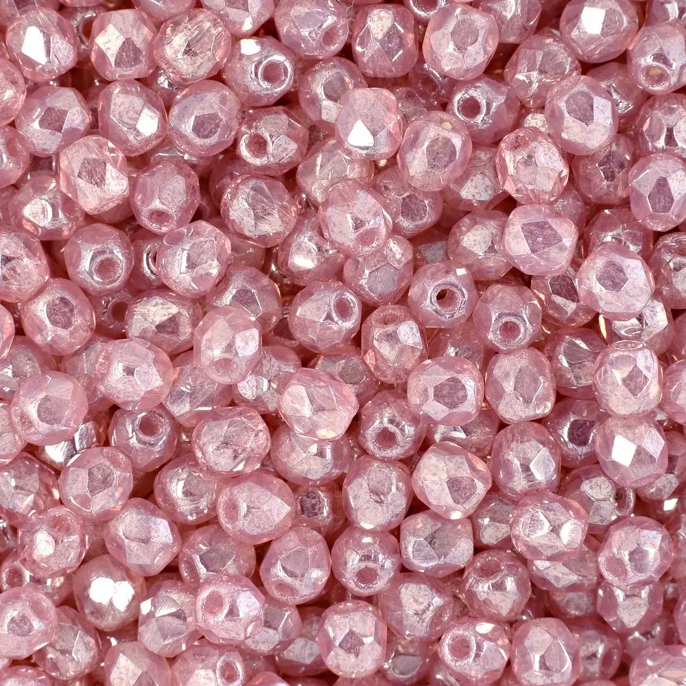 Manumi české broušené korálky 4 mm Luster Milky Pink -