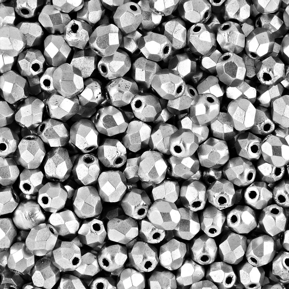 Manumi české broušené korálky 4 mm Matte Metallic Silver -