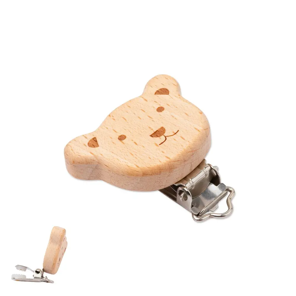 Dřevěný klip na dudlík 44x30x10 mm medvídek s kovovou sponou -