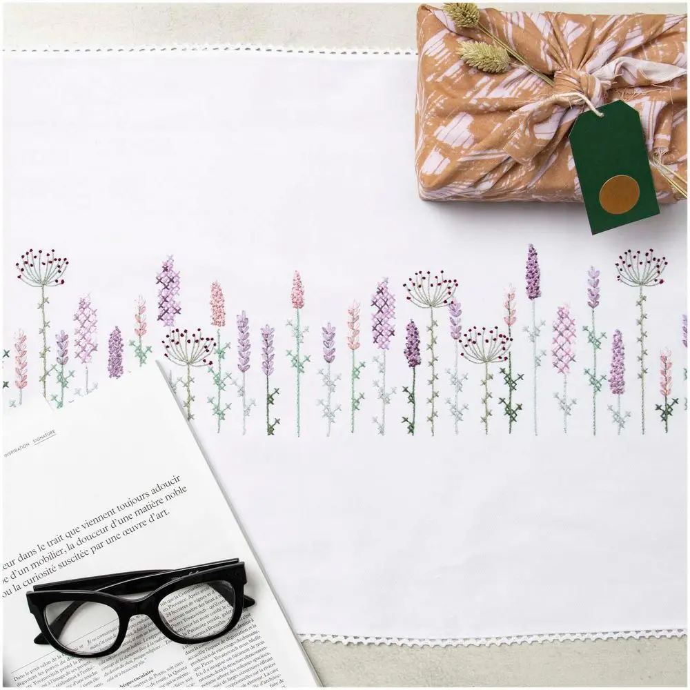 Rico Design Sada na vyšívání ubrusu 40x150cm s motivem levandulí - 1 sada