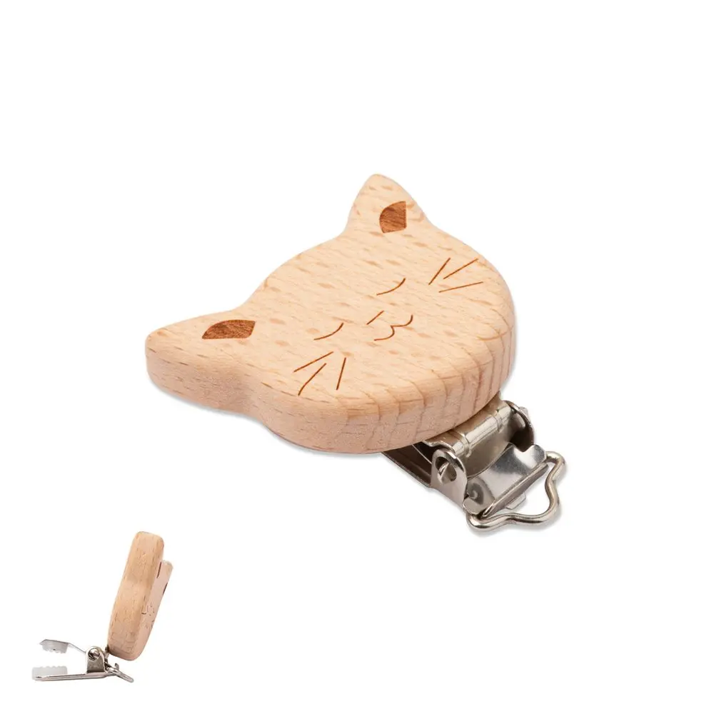 Dřevěný klip na dudlík 44x35x10 mm kočička s kovovou sponou -