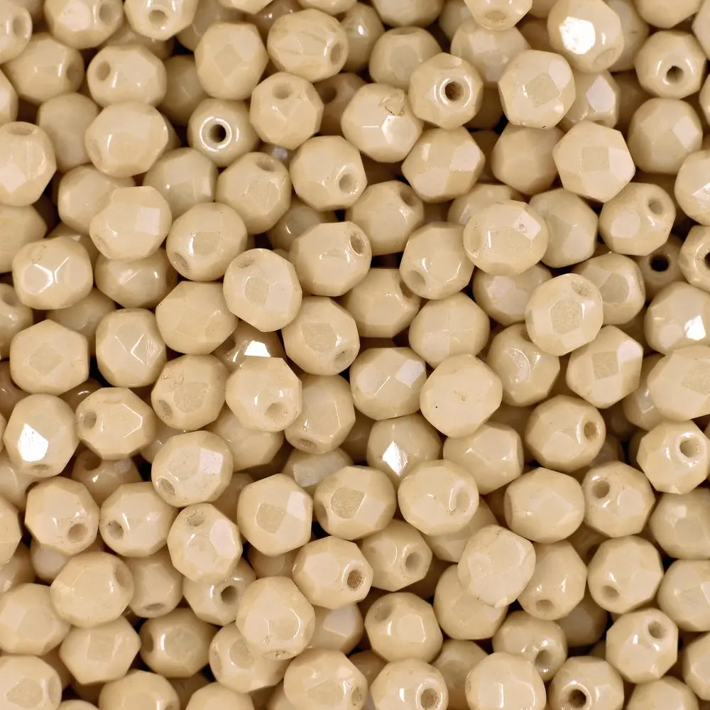 Manumi české broušené korálky 4 mm Luster Opaque Champagne -