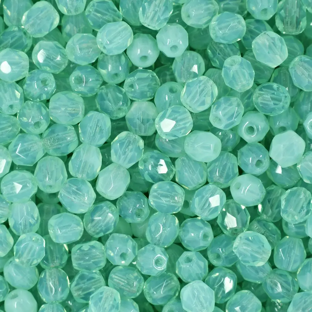 Manumi české broušené korálky 4 mm Milky Aquamarine -