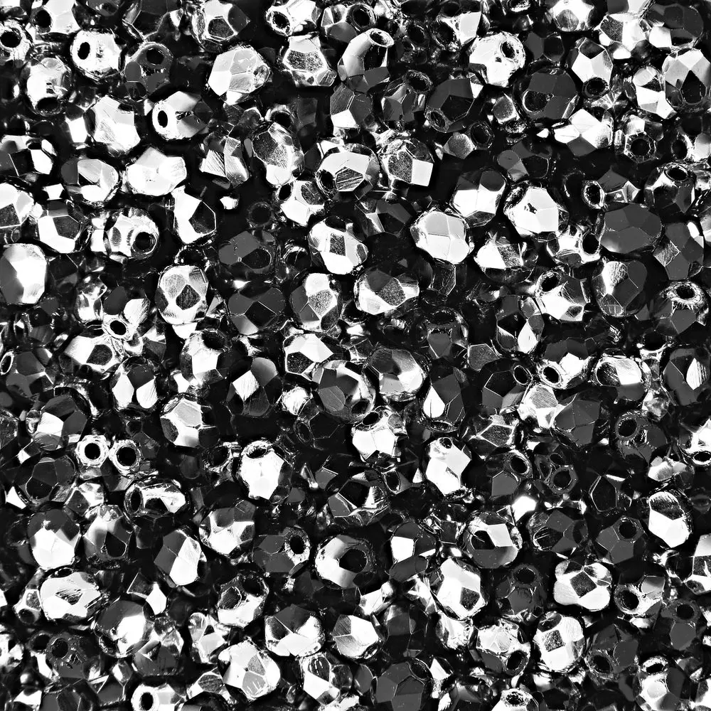 Manumi české broušené korálky 3 mm Jet Silver Half Coated -