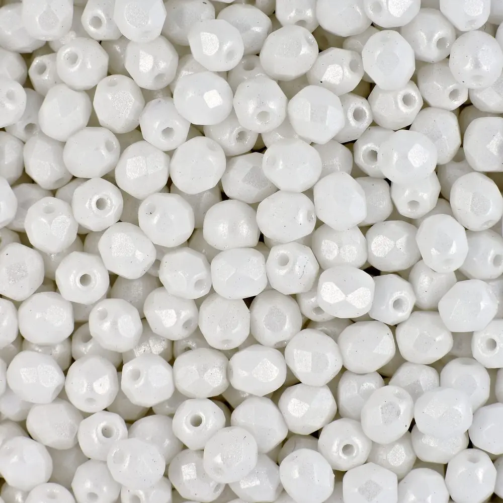 Manumi české broušené korálky 4 mm Pearl Shine White - 225 ks