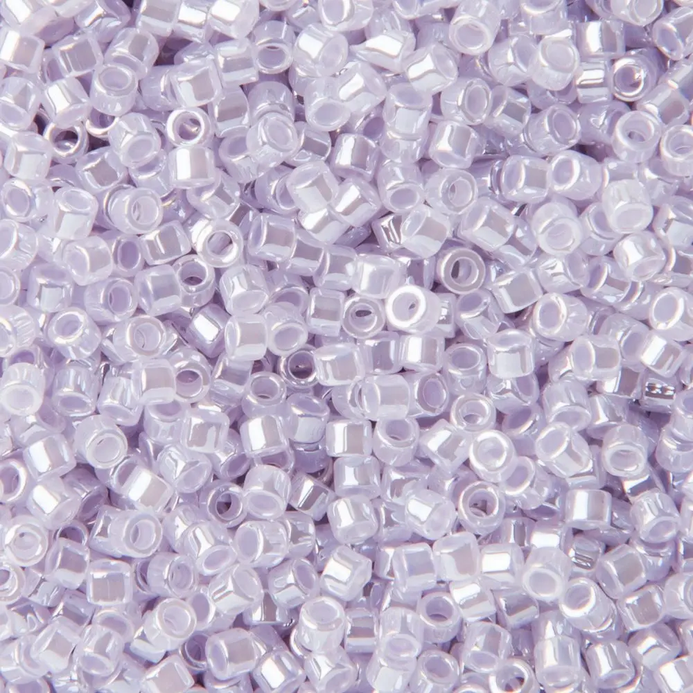 Miyuki Rokajlové korálky - Miyuki Delica 11/0 (DB-241) Lined Crystal Pale Lavender - 15 g
