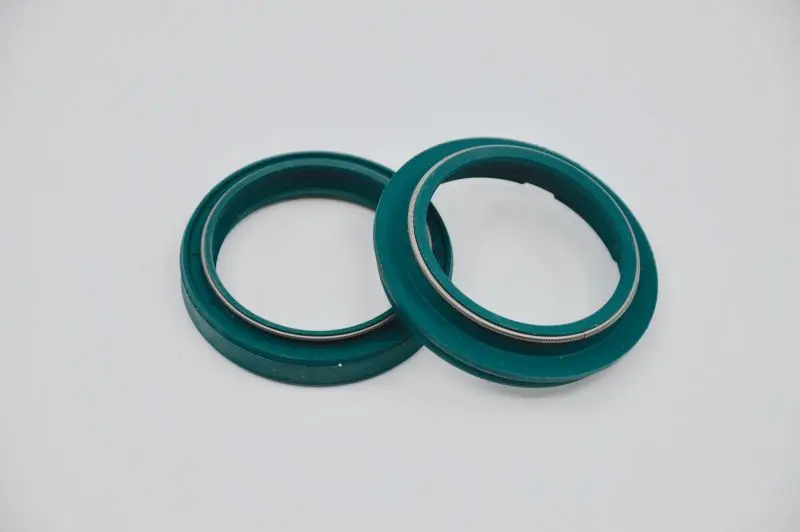 SKF sady gufer a prachovek pro př.vidlice APRILIA RSV 1000 FACTORY RSV4 99-15, TUONO 1000, 1100 V4 FACTORY 02-20 ( )