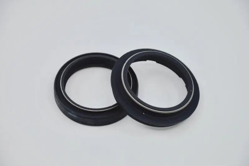 SKF sady gufer a prachovek pro př.vidlice APRILIA RSV 1000 FACTORY RSV4 99-15, TUONO 1000, 1100 V4 FACTORY 02-20, DUCATI DESMOSEDICI 1000 RR 07-08,