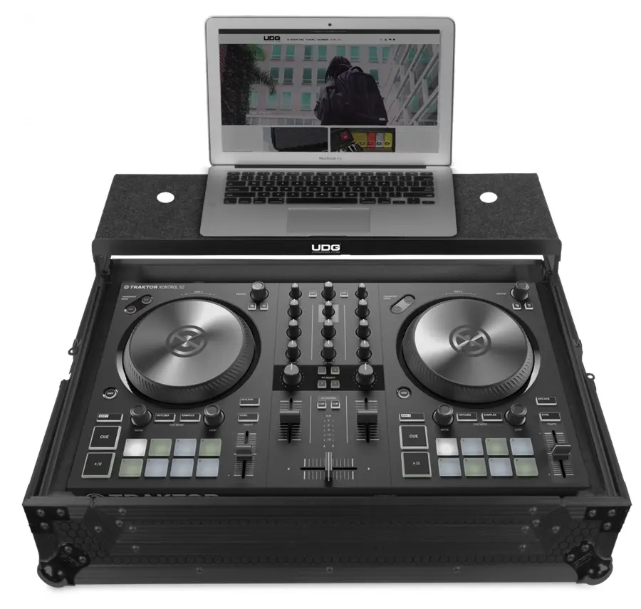 UDG Ultimate Flight Case NI Kontrol S2 MK3 Black Plus Laptop shelf