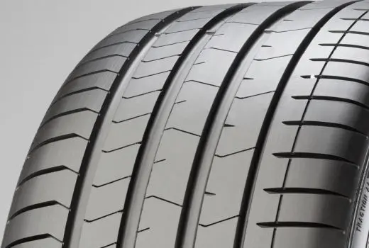 Pirelli P-ZERO(PZ4)* RFT XL 275/40 R20 106W
