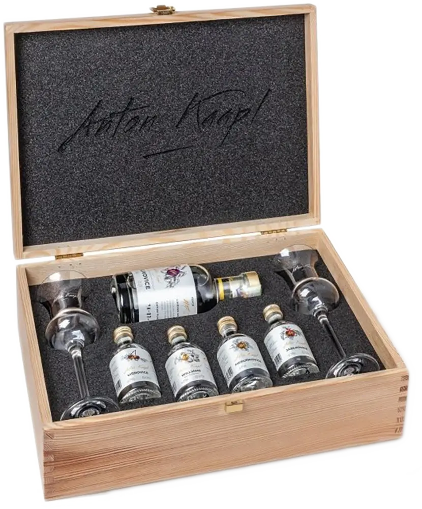 Anton Kaapl Set ovocných destilátů Anton Kaapl Dřevěné dárkové balení malé
