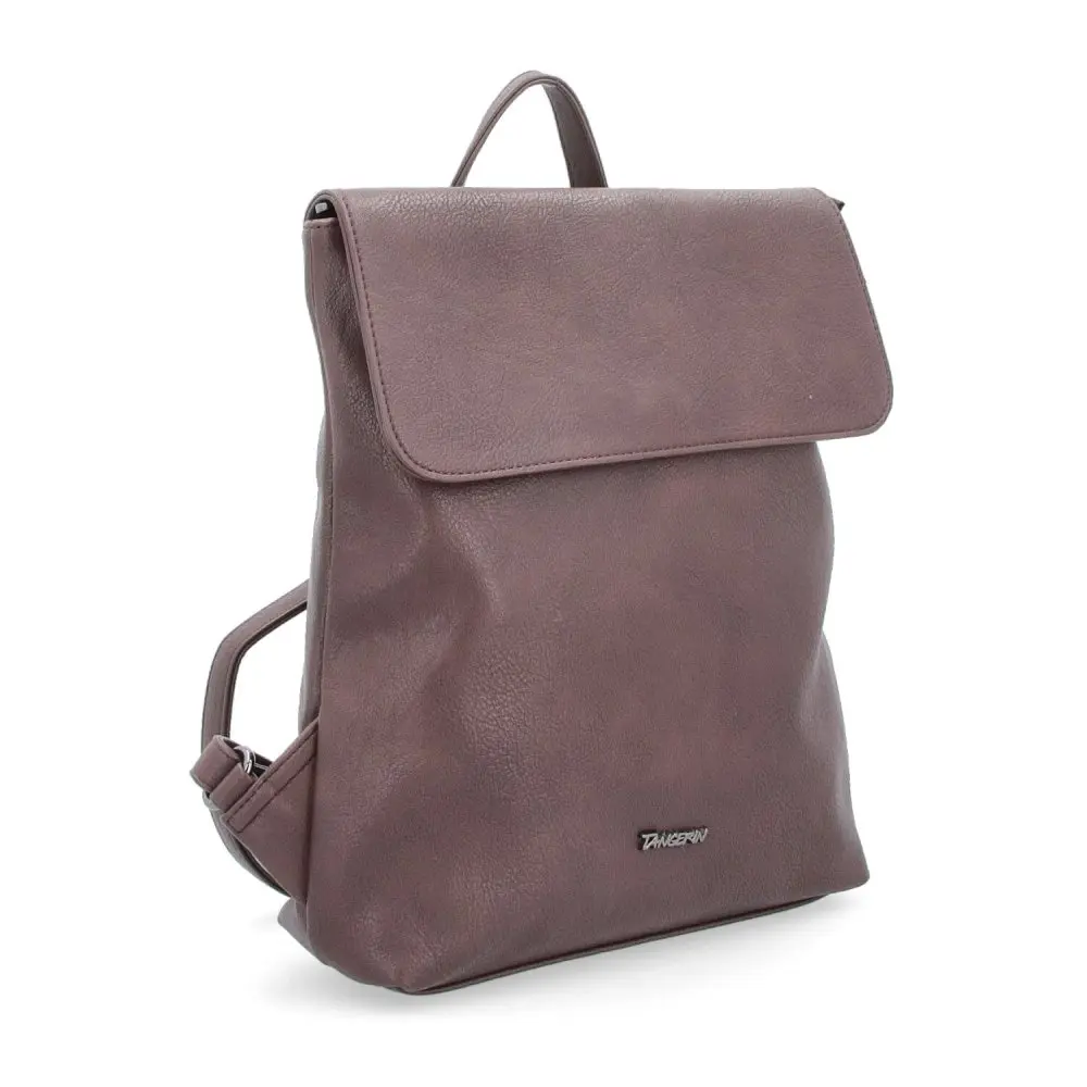 Tangerin 8009 hnědý – elegantní batoh s klopou v koženém vzhledu