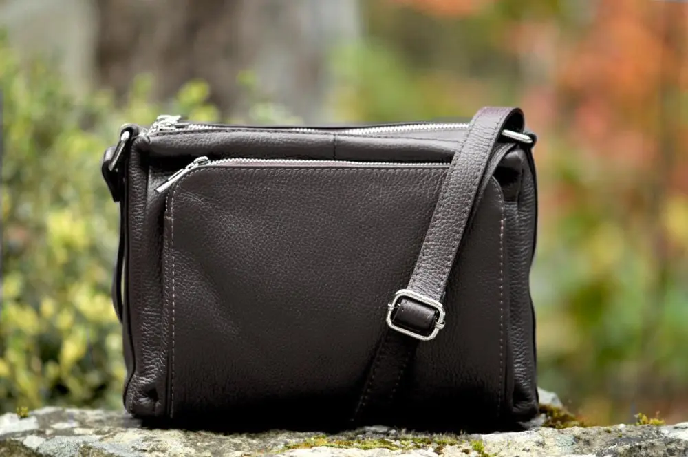 MaxFly 5542 – tmavě hnědá kožená crossbody kabelka