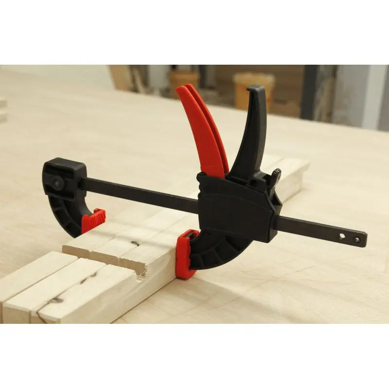 Truhlářská svěrka Kraft&Dele KD10704, 90 kg, 24", 600 × 60 mm
