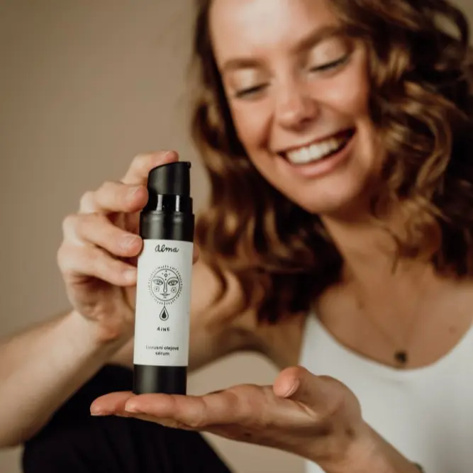 Alma olejové sérum luxusní s bakuchiolem, arktickou řasou a Q10 Áine 50ml