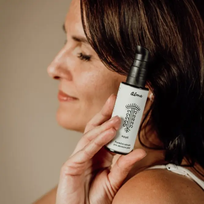 Alma pleťové sérum pro aknózní pleť s CBD a B6 Hébé 30ml