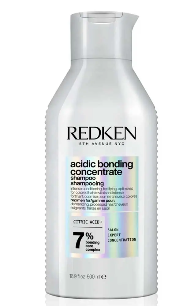 Redken Acidic Bonding Concentrate Shampoo posilující šampon pro barvené, chemicky ošetřené a zesvětlené vlasy 500 ml