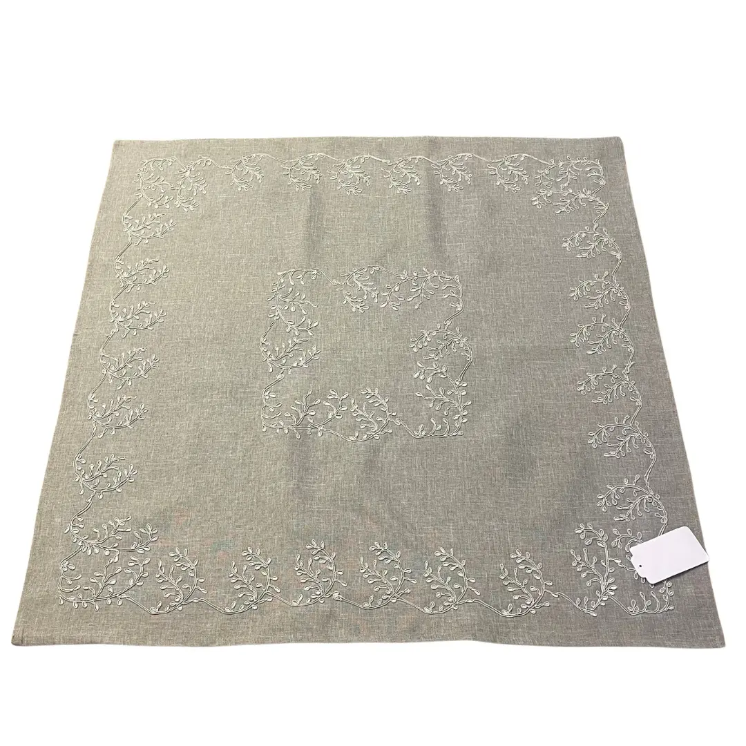 Vyšívaný ubrus šedý Gloriette 85x85 cm TiaHome