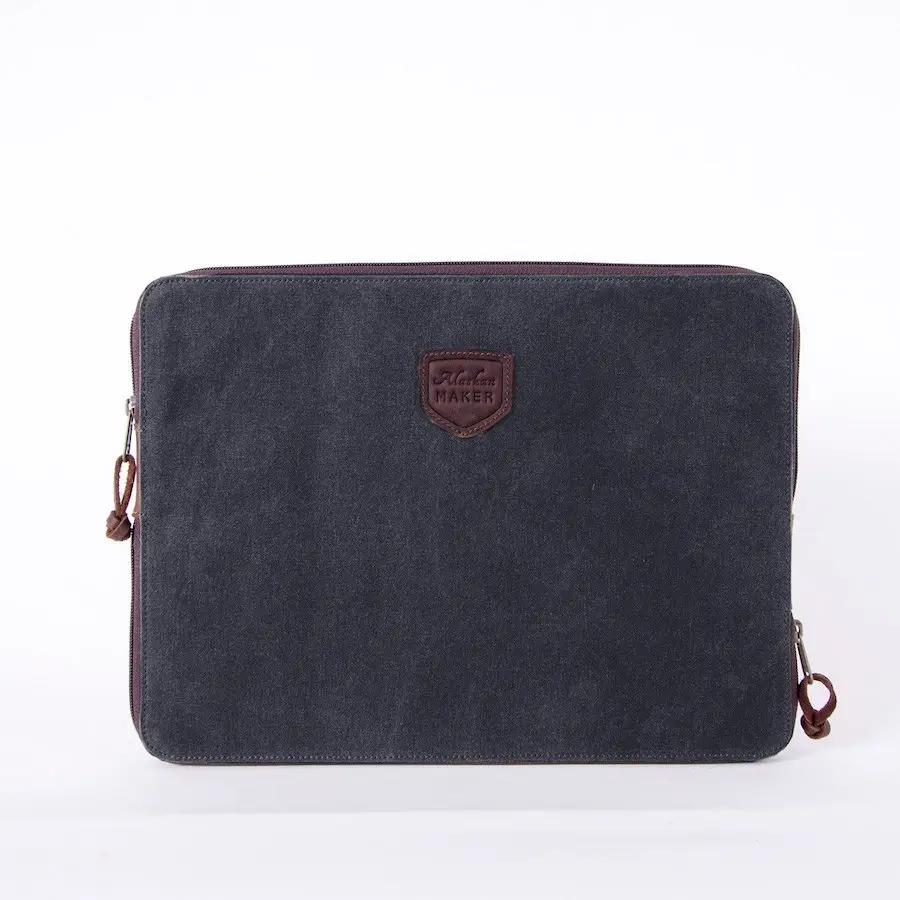 Alaskan Maker Pouzdro na notebook Paxson black 13,6"
