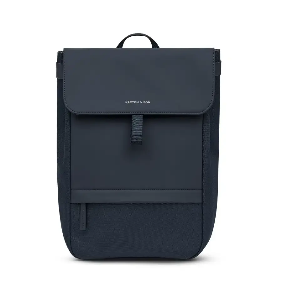Kapten & Son Dámský batůžek s klopou Fyn Navy Blue 13l