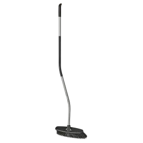 Fiskars Ergonomic™ koště se zahnutou násadou