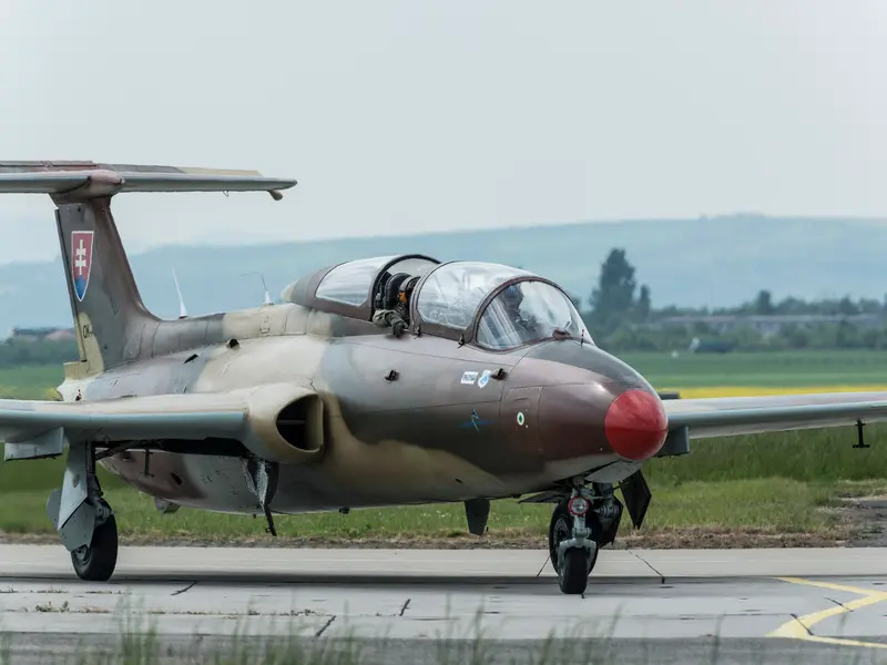 Zážitek - Zážitkový let stíhačkou L-29 Delfín Zážitky Jihomoravský kraj: Od adrenalinu po wellness