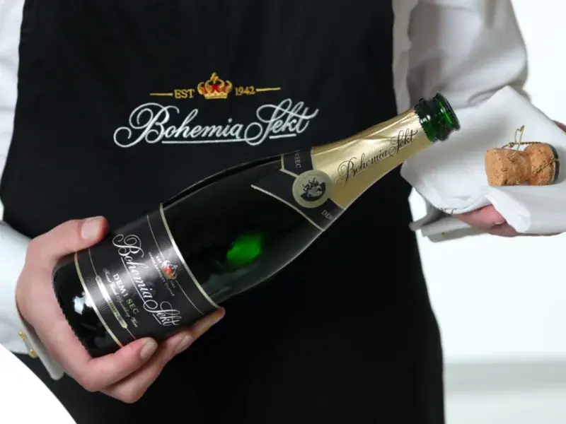Zážitek - Bohemia Sekt: Prohlídka s degustací 6 sektů Co dělat v Plzeňském kraji? Vyrazte za zážitky