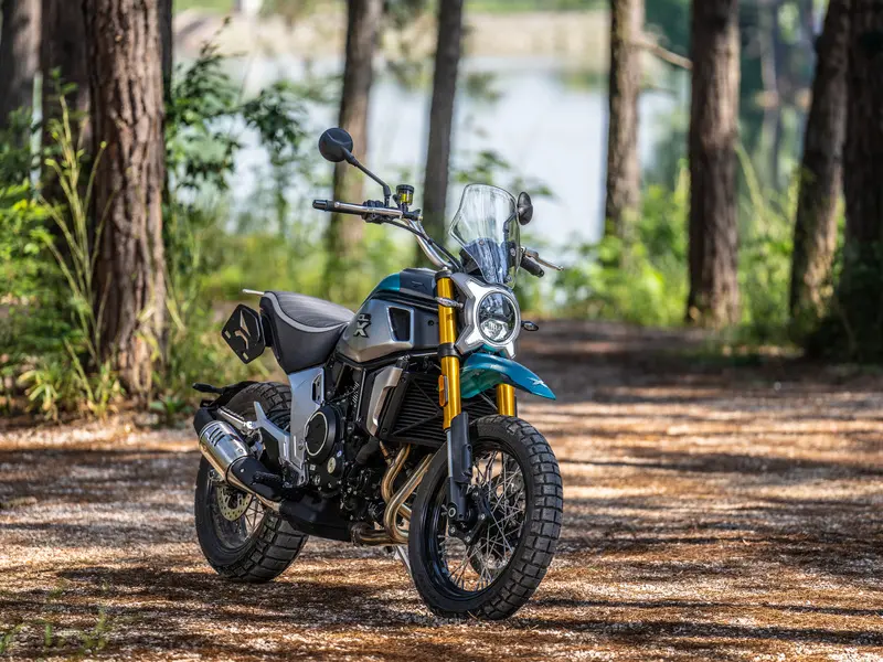 Zážitek - Pronájem motocyklu CFMOTO Vyrazte za zážitky do Středočeského kraje