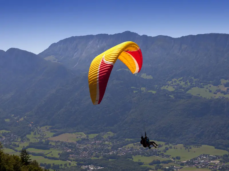 Zážitek - Akrobatický tandem paragliding Co dělat v Královéhradeckém kraji? Vyrazte za zážitky