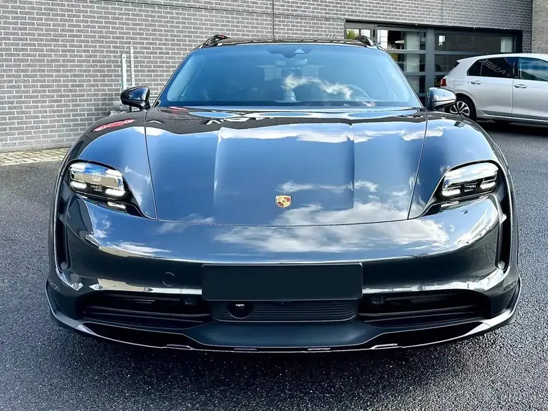 Zážitek - Jízda elektromobilem Porsche Taycan Cross Turismo 4S