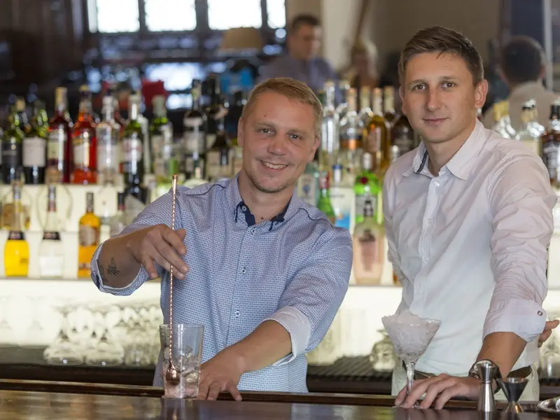 Zážitek - Barmanský kurz Co dělat v Praze? Vyrazte za zážitky