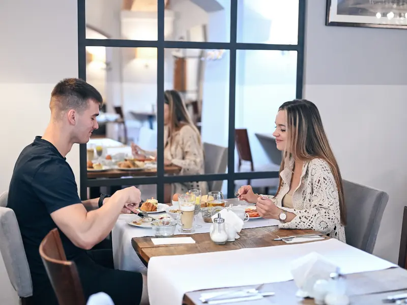 Zážitek - Nedělní brunch v restauraci Chateau Ctěnice Co dělat v Praze? Vyrazte za zážitky
