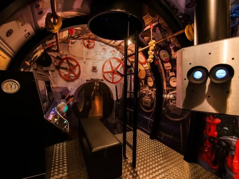 Zážitek - Simulátor ponorky U-BOAT Co dělat v Praze? Vyrazte za zážitky