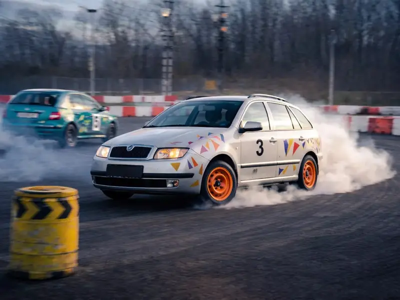 Zážitek - Driftování bokem na závodním polygonu v Ostravě Moravskoslezský kraj: Adrenalin i pohoda