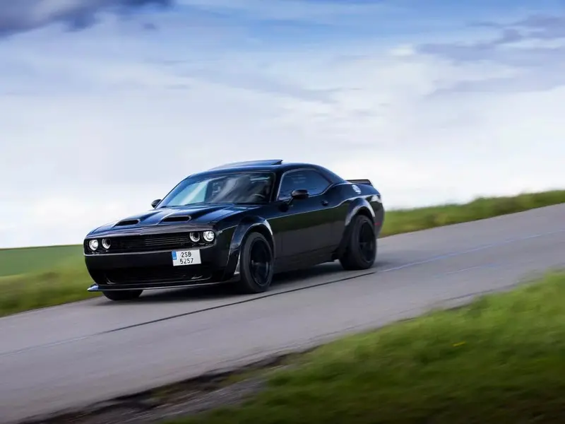 Zážitek - Pronájem auta Dodge Challenger Vyrazte za zážitky do Středočeského kraje