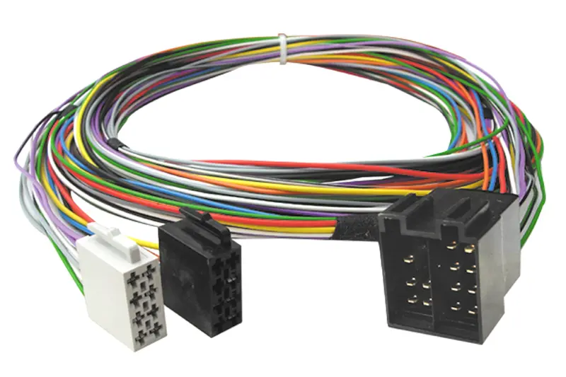 PRODLUŽOVACÍ KABEL ISO-ISO