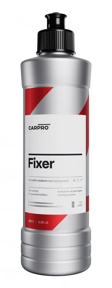 Středně hrubá lešticí pasta CarPro Fixer (250 ml)