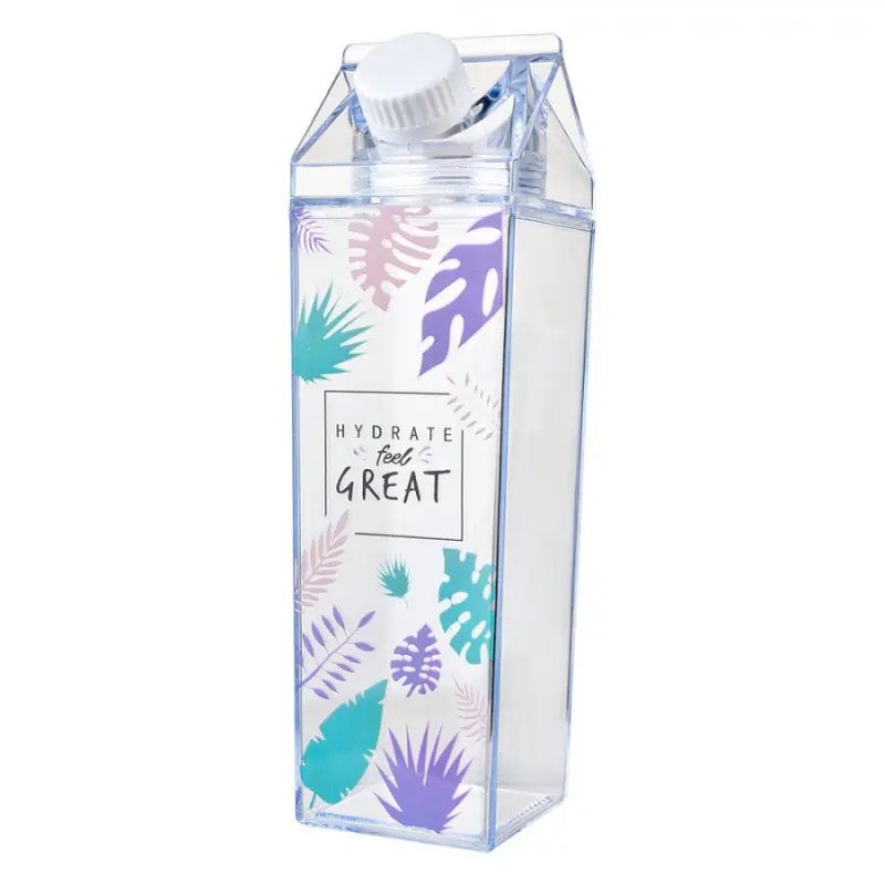 Plastová průhledná láhev ve tvaru kartonového boxu s listy monstery – 500 ml
