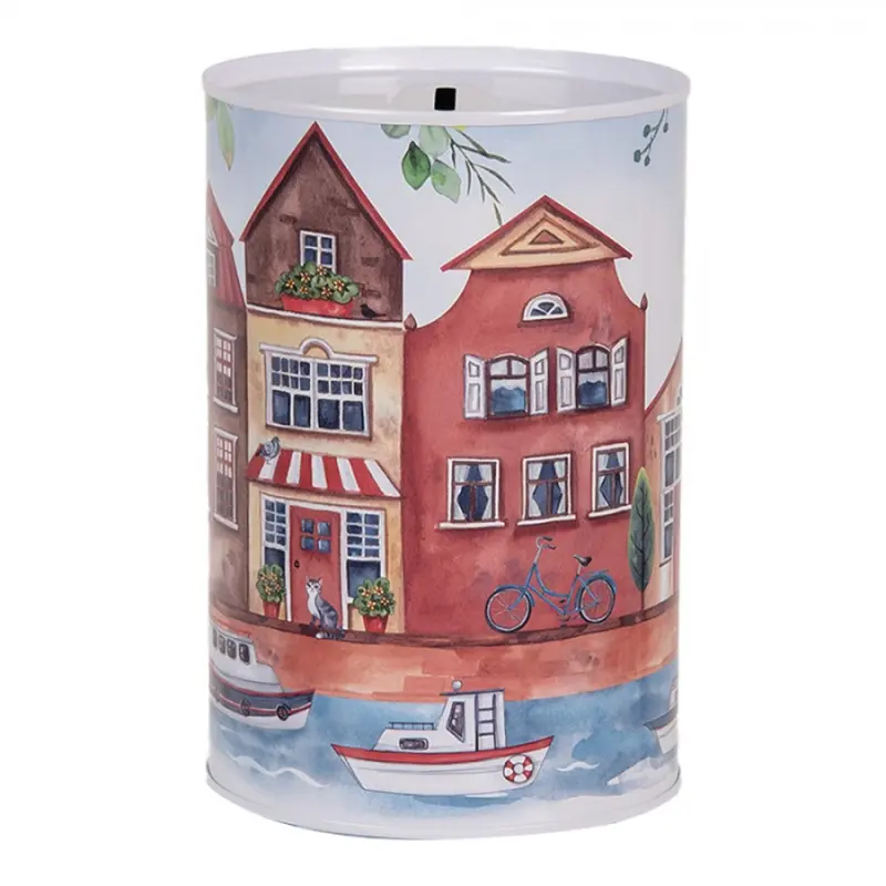Červená plechová kasička s motivem domečků a loděk na pobřeží – 10x15 cm
