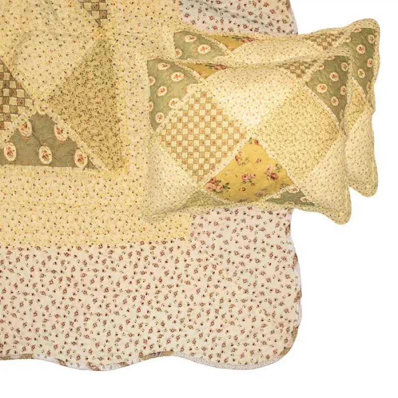 Žlutý patchwork přehoz na dvoulůžko s 2 povlaky na polštář Jennifer – 230x250 cm