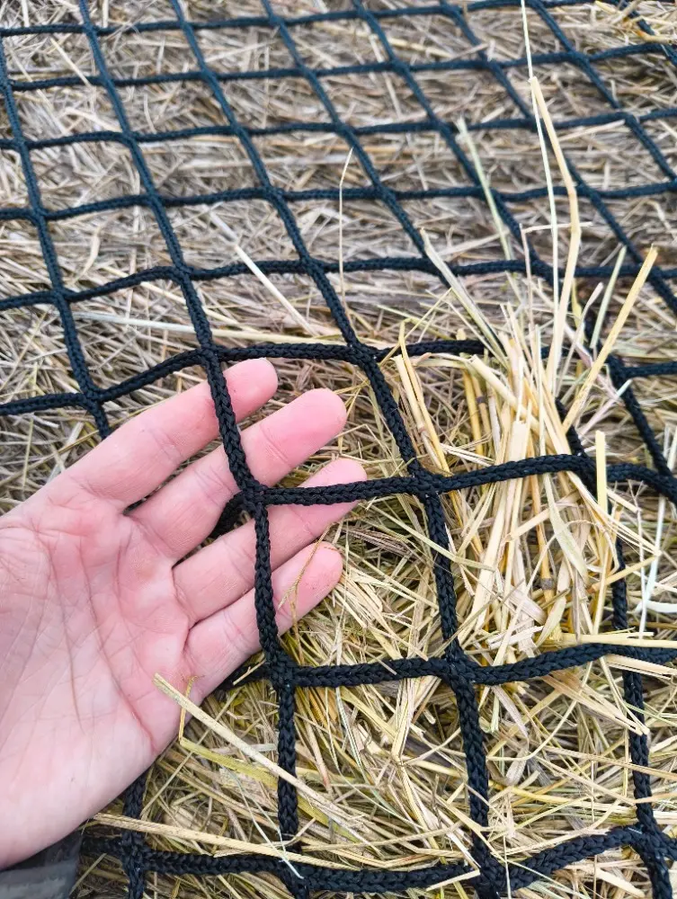 Extra silná bezuzlová síť na balík do průměru 140cm oka 4x4 cm (Síť na celý balík cena)