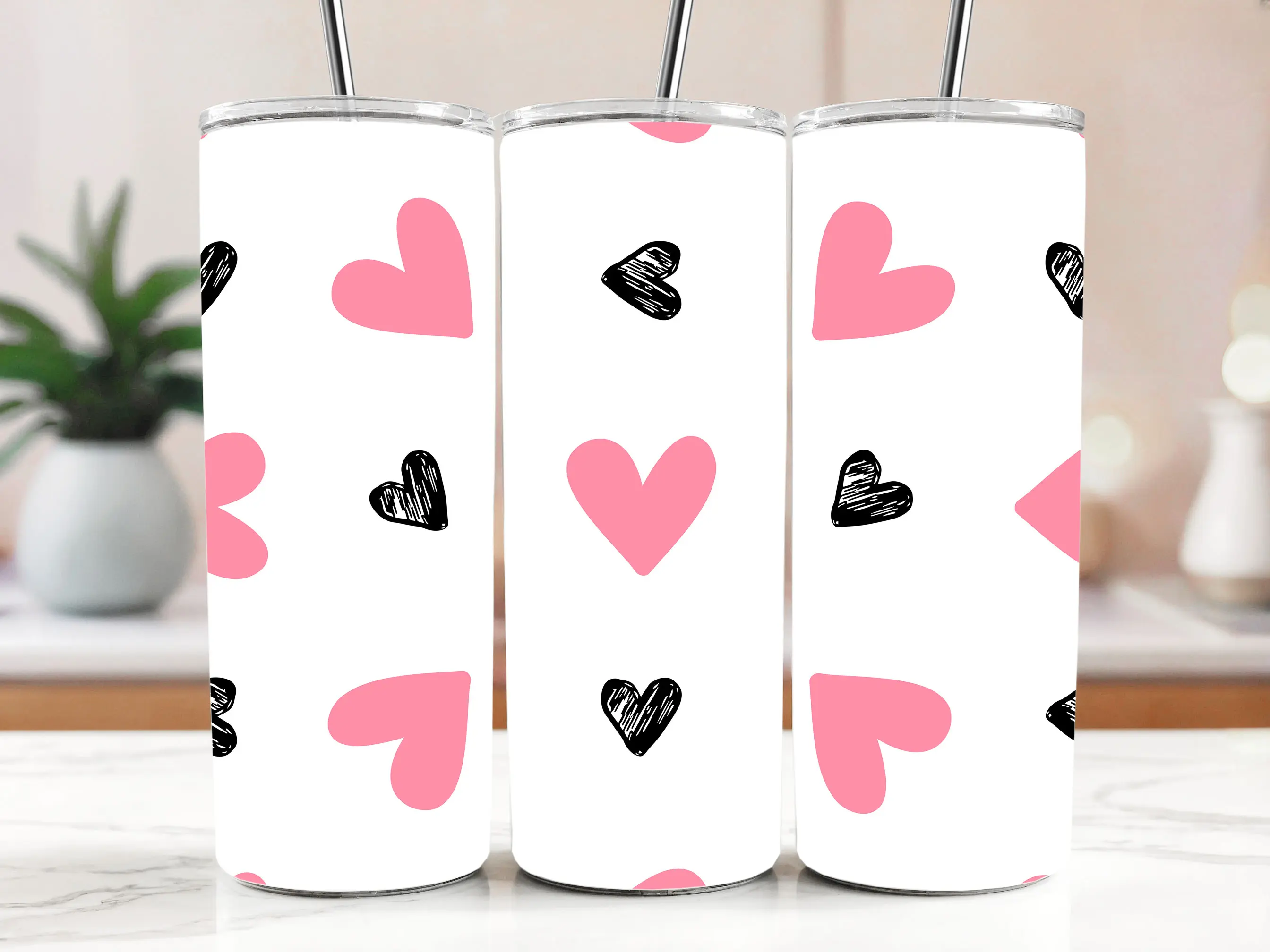 Cestovní termokelímek s brčkem 590 ml – Růžová a skicovaná srdíčka 60