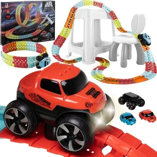 Flexibilní autodráha 4,8 metru + auto