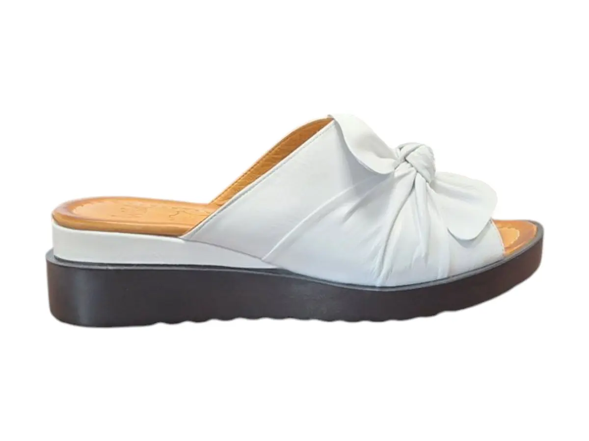 Wild 3783353 White Dámské pantofle