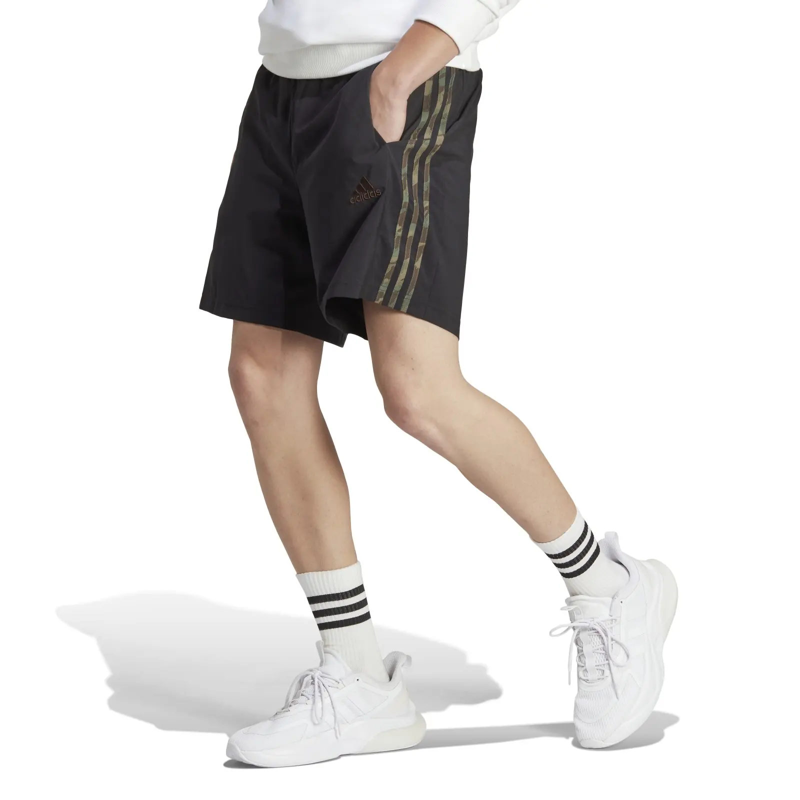 adidas AEROREADY Essentials Chelsea 3-Stripes Shorts S