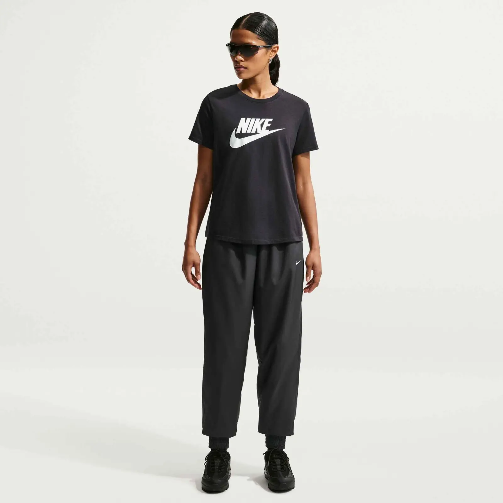 Nike Sportswear Essentials