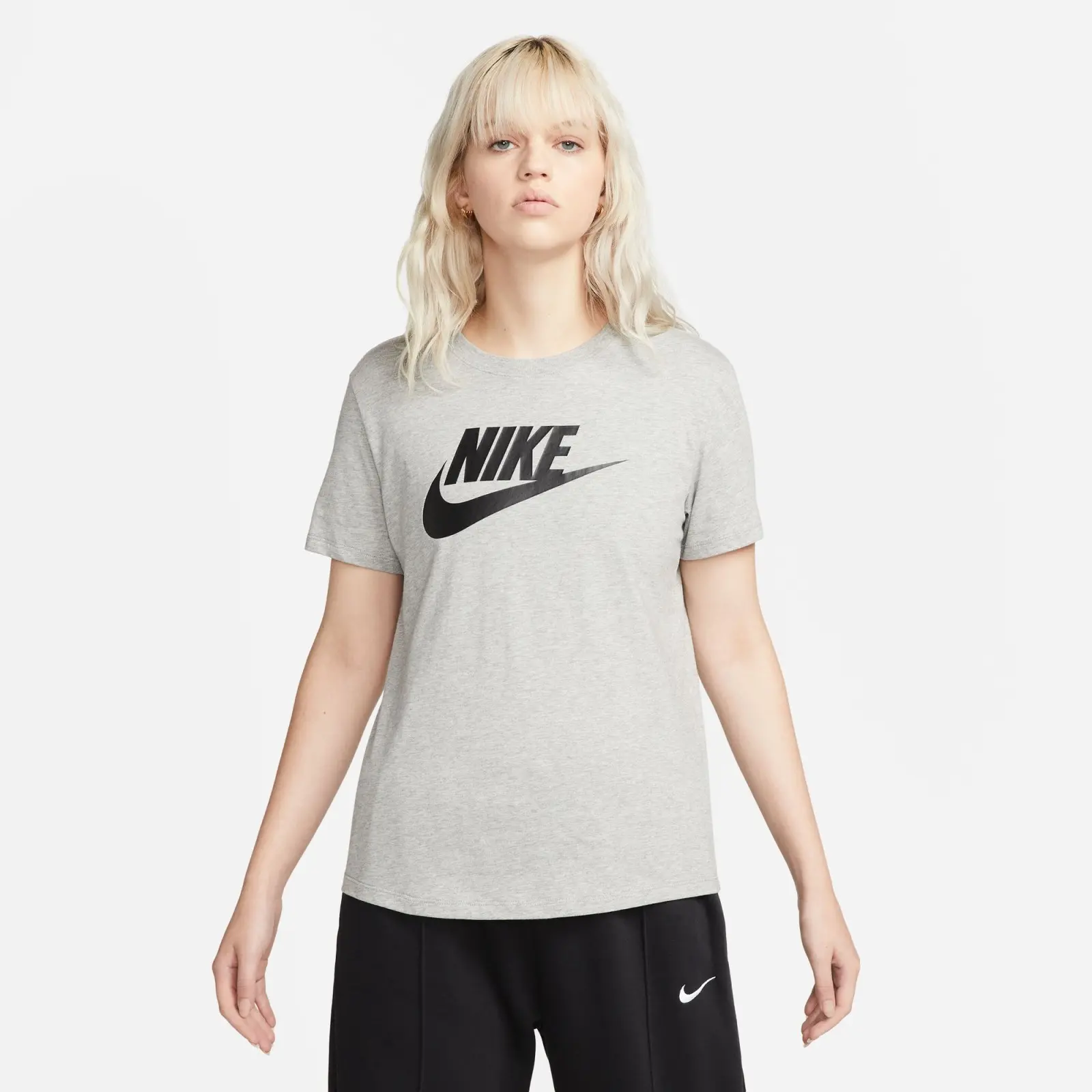 Nike Sportswear Essentials M