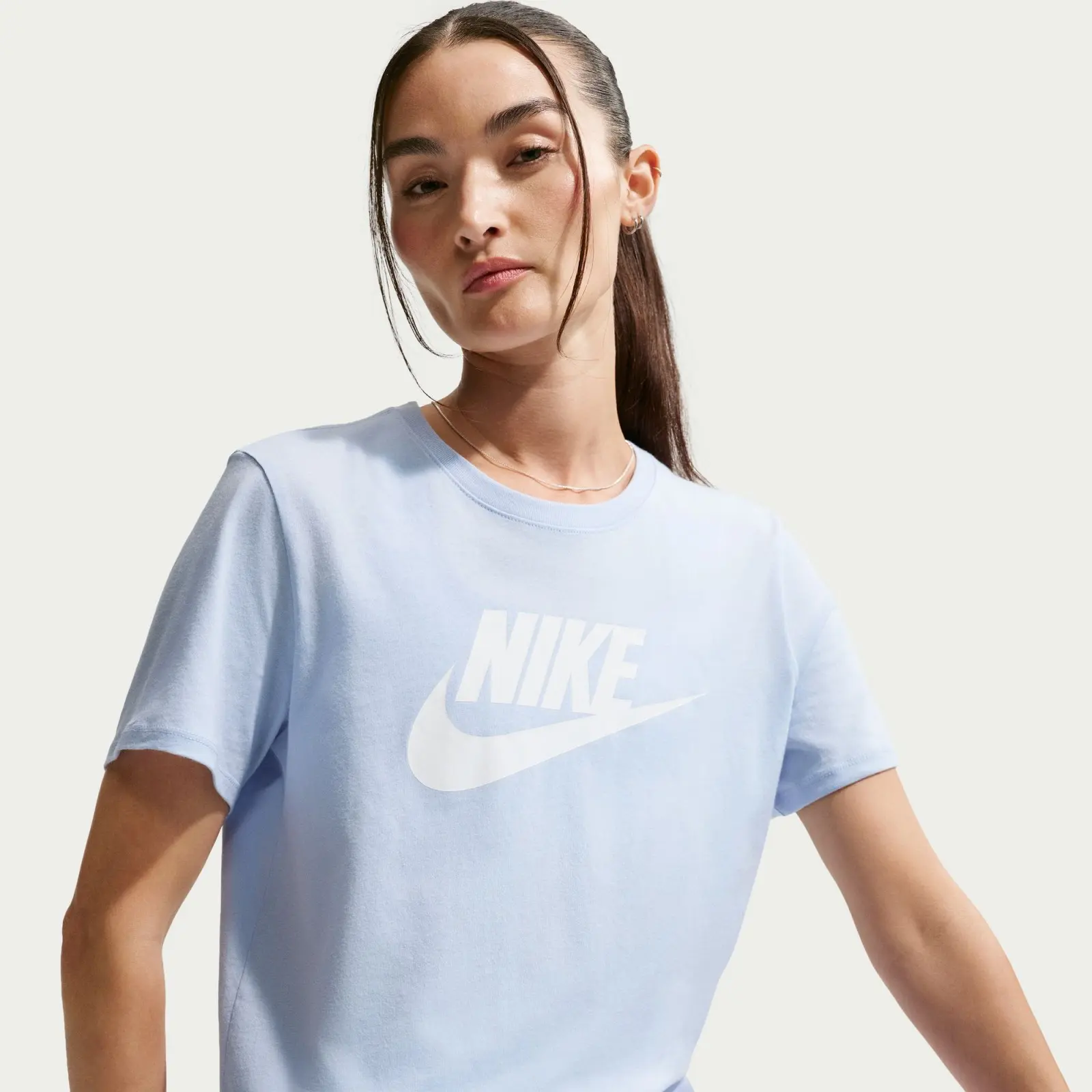 Nike Sportswear Essentials