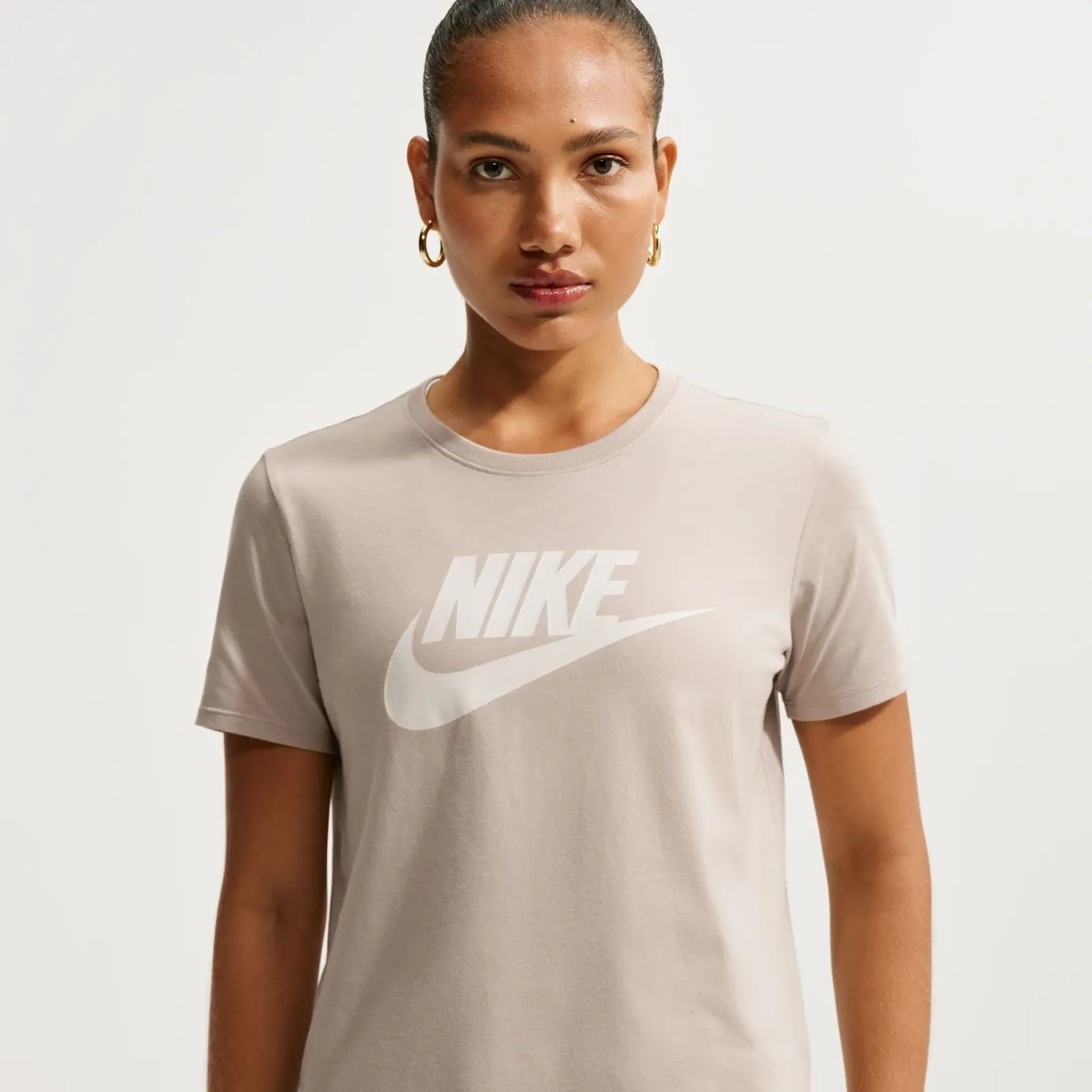 Nike Sportswear Essentials