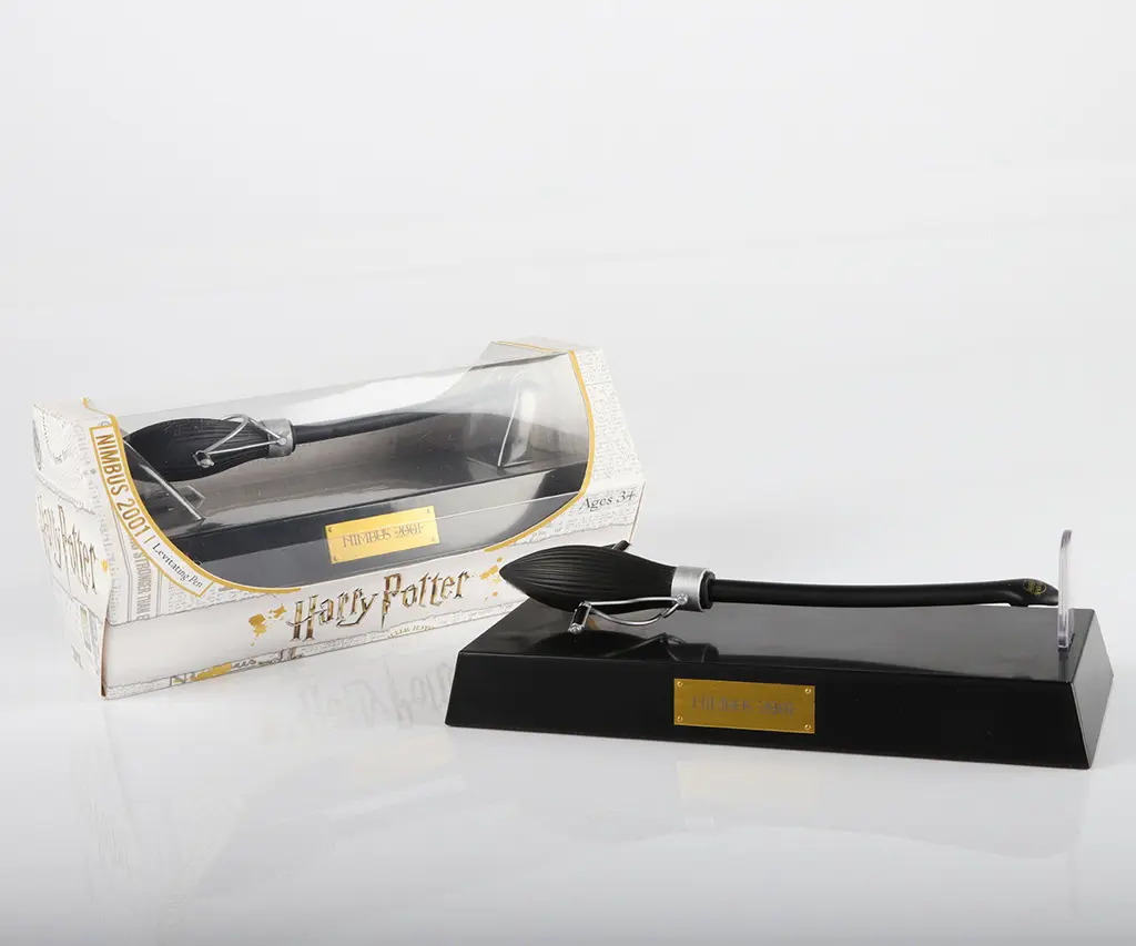 WOW Stuff Harry Potter Pero levitující koště Nimbus 2001